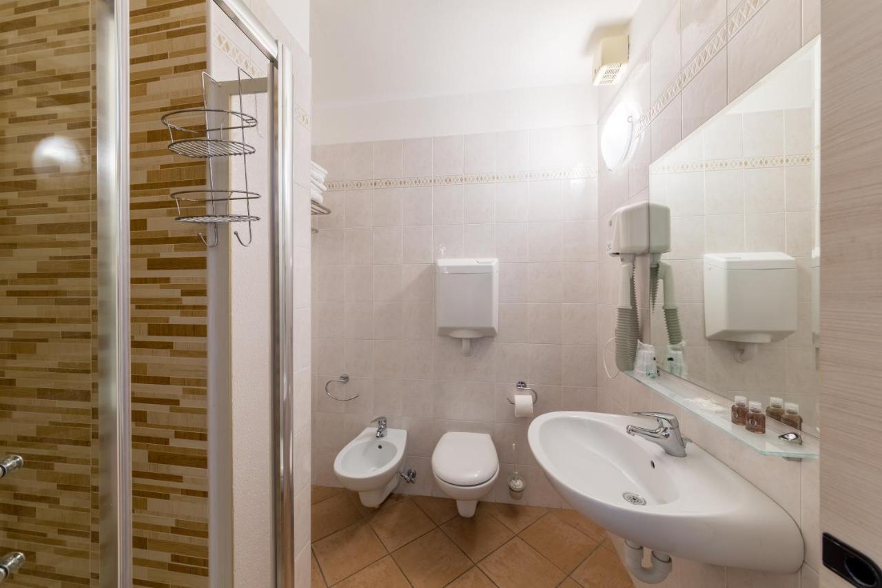 New Garden Hotel Torbole Sul Garda Eksteriør billede