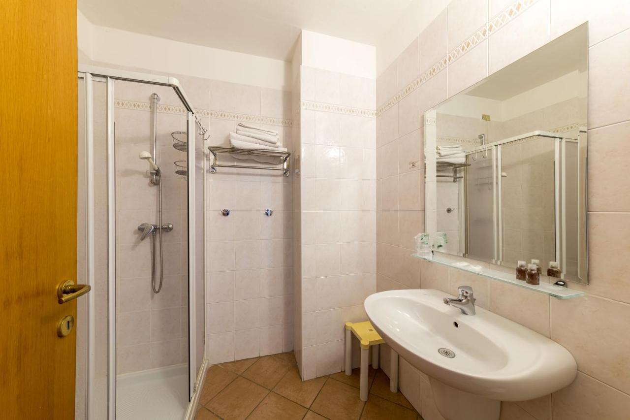 New Garden Hotel Torbole Sul Garda Eksteriør billede